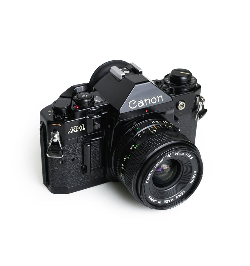Reflex 35 mm Minolta XG-1 avec zoom 35-105 mm, flash Reflex 35 mm Minolta XG-1 avec zoom 35-105 mm, flash