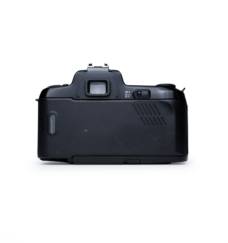 Nikon N6006 35mm SLR Film Camera with 28-200mm f3.8 Lens