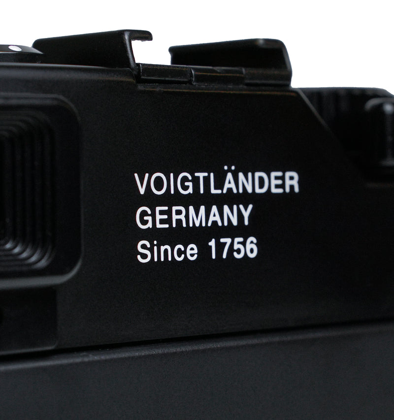 Voigtländer Bessa-R with Color-Skopar 35mm f/2.5 Lens, Grip, and Leather Case – A Rare Collector’s Set