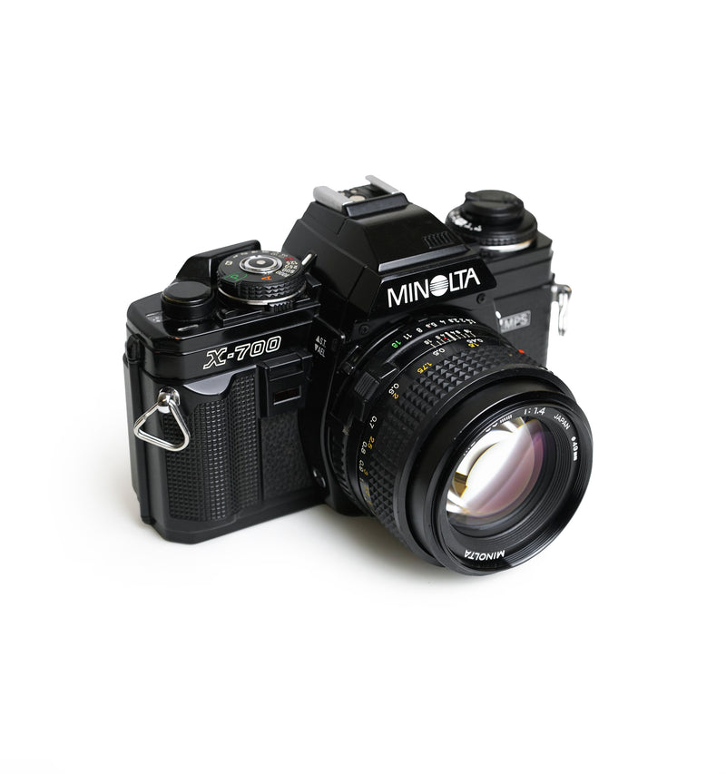 Minolta X-700 35mm SLR Film Camera with 50 mm & 28 mm Lens 
